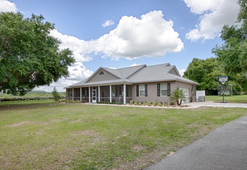 10Acre Home for Sale in Umatilla, FL with Saltwater Pool, Barn & More